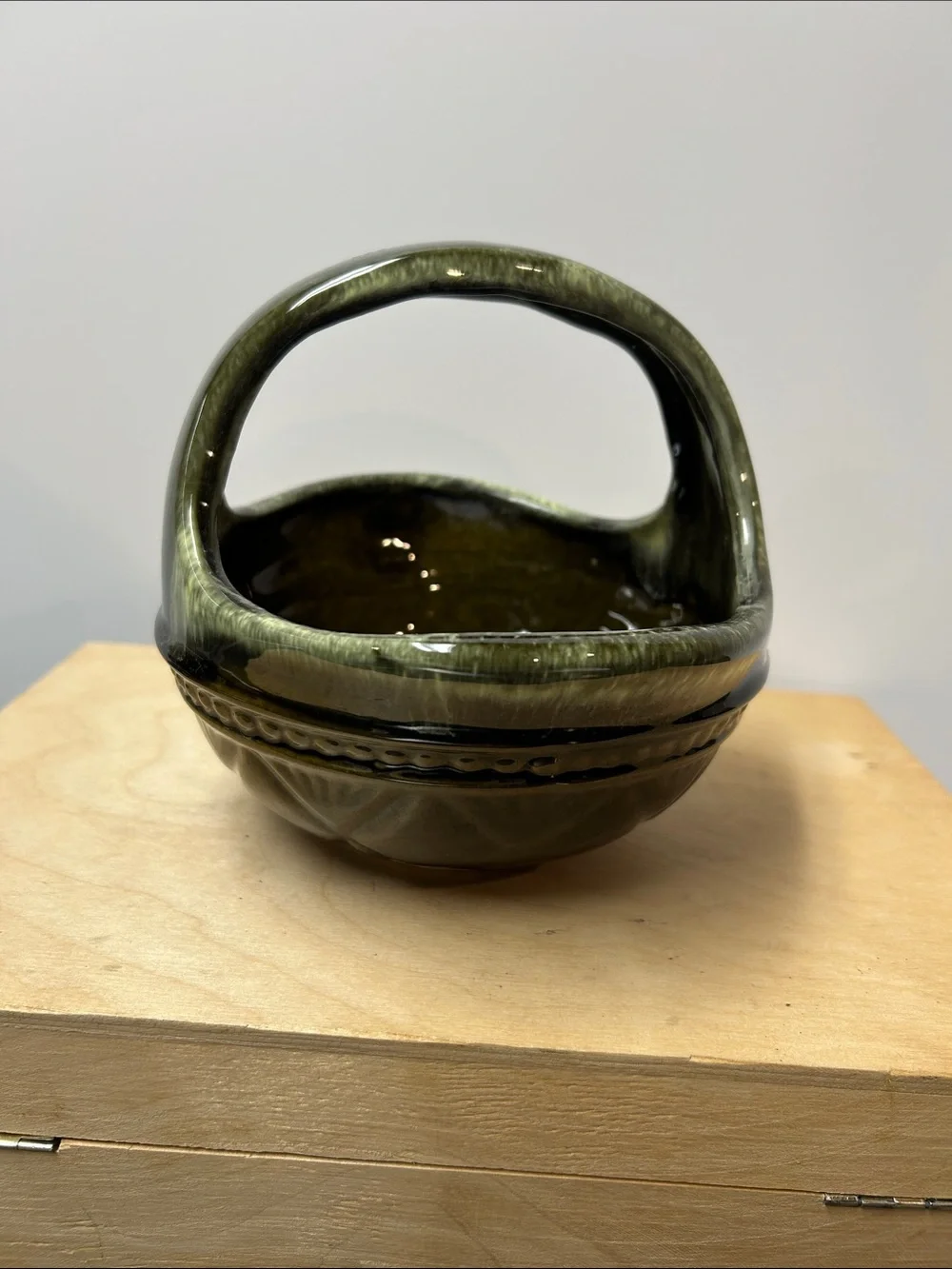 VINTAGE Hull‎ USA Pottery Flower Basket Planter F24  Drip Glaze Green 6x7x7